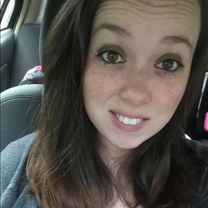 Meet your Posher, Cassandra